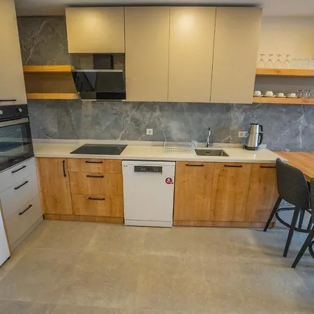 Letstay Marine Homes