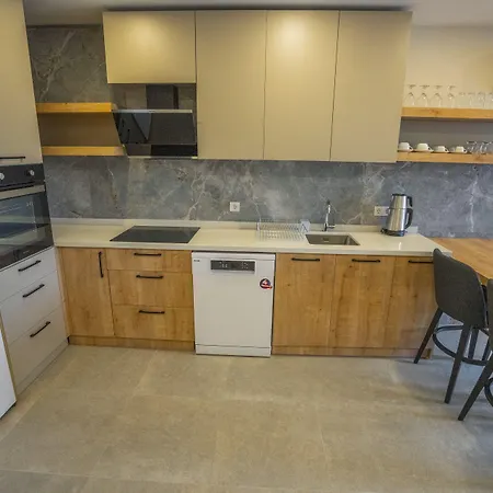 Letstay Marine Homes מלון 4*