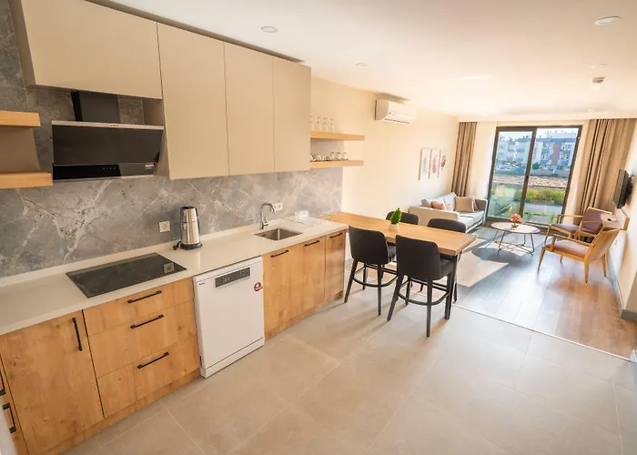 Letstay Marine Homes